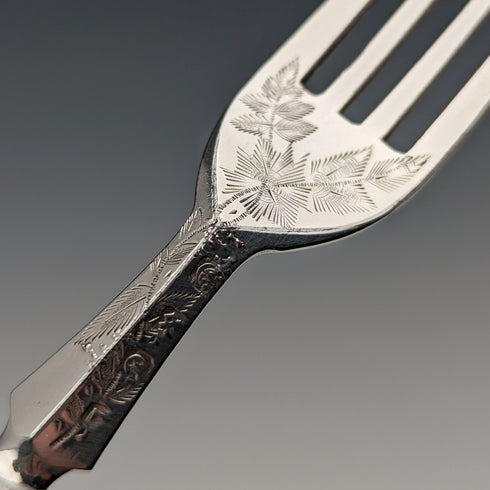 Late 19th Century British Antique White Mother of Pearl Handle Fruit Cutlery Set of 6 Pairs with Tray